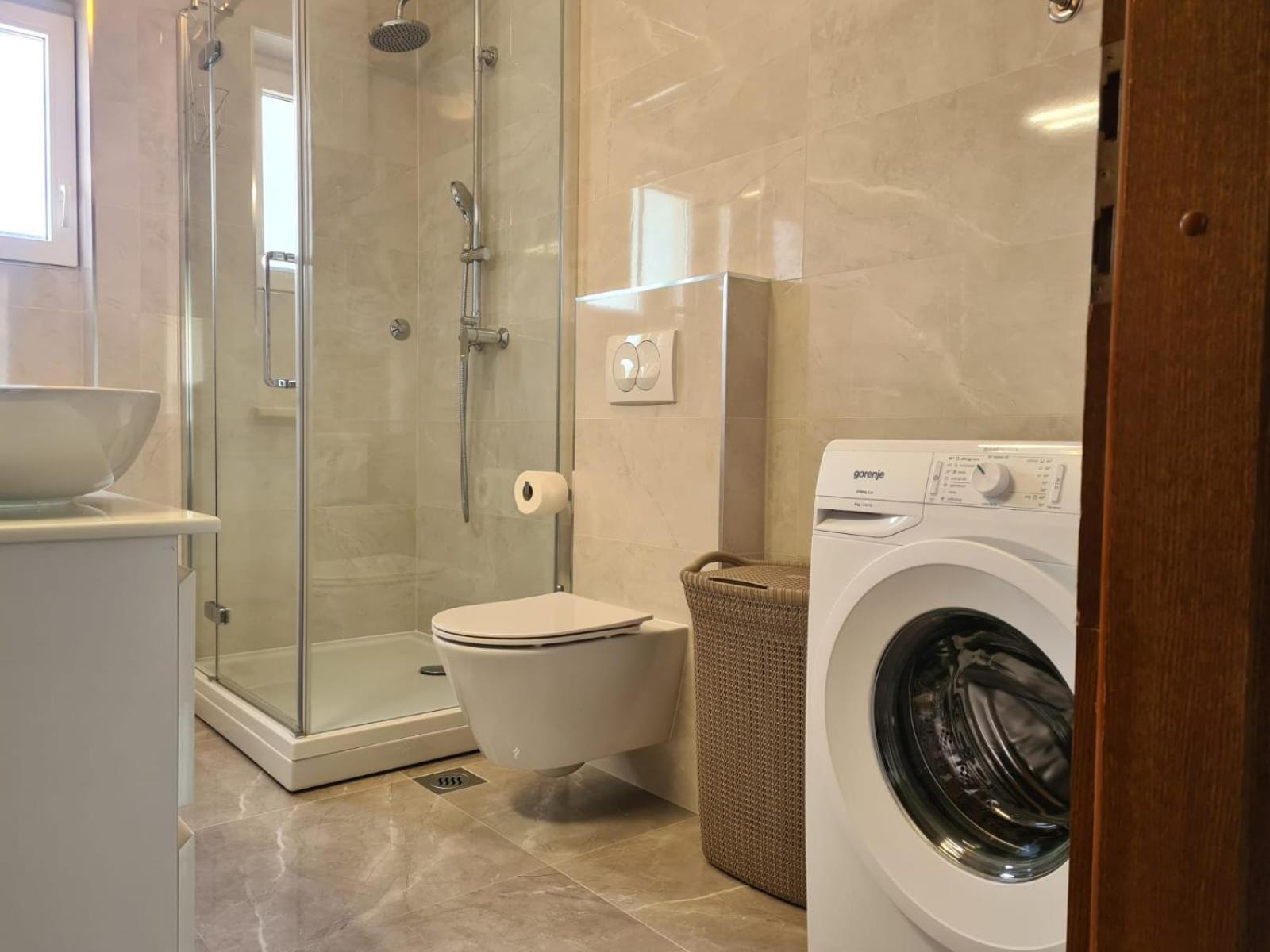 Apartments Jelena Supetar - Four Apartments - A Small House With A Private Yard - Two-Room Apartment With A Sea View - Studio Apartment - Two-Room Apartment With Garden View- Free Parking מראה חיצוני תמונה