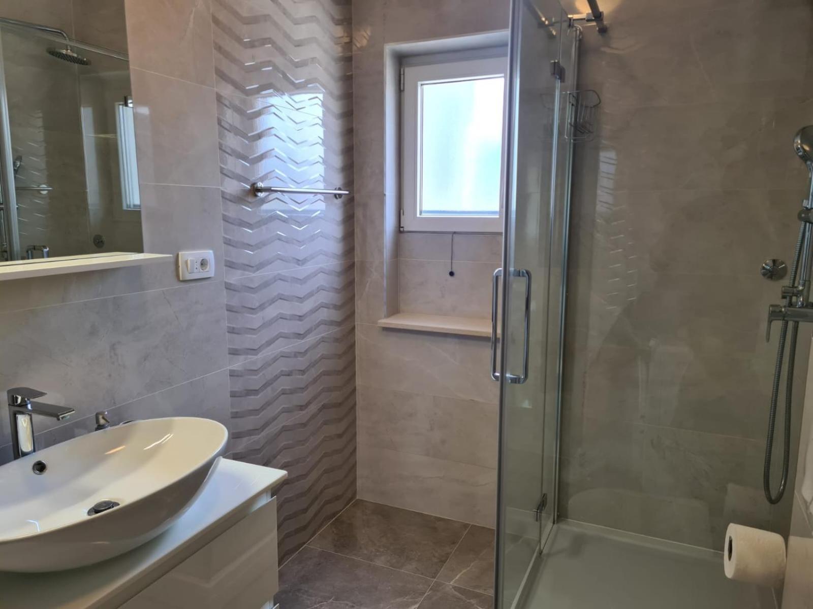 Apartments Jelena Supetar - Four Apartments - A Small House With A Private Yard - Two-Room Apartment With A Sea View - Studio Apartment - Two-Room Apartment With Garden View- Free Parking מראה חיצוני תמונה