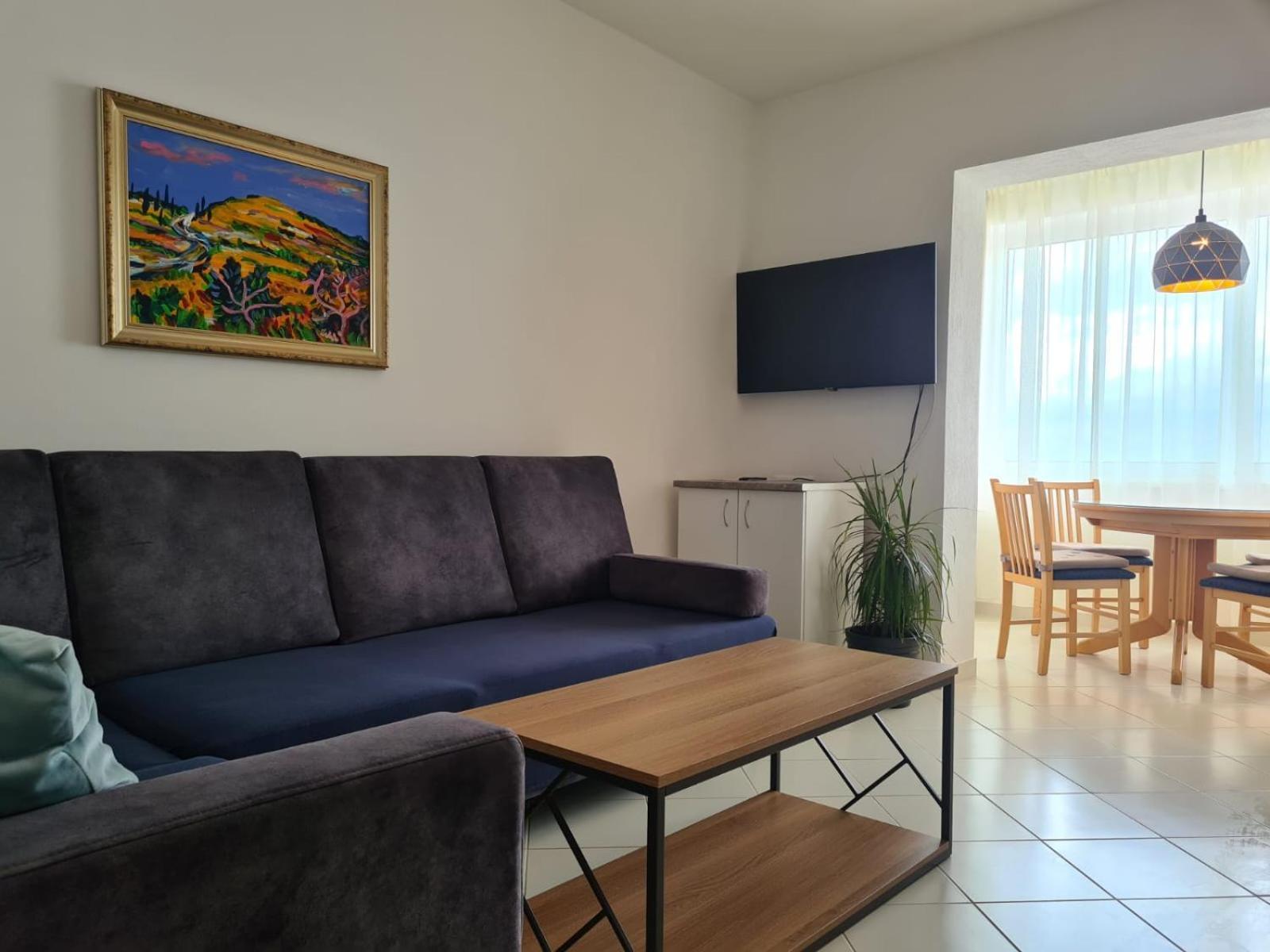 Apartments Jelena Supetar - Four Apartments - A Small House With A Private Yard - Two-Room Apartment With A Sea View - Studio Apartment - Two-Room Apartment With Garden View- Free Parking מראה חיצוני תמונה