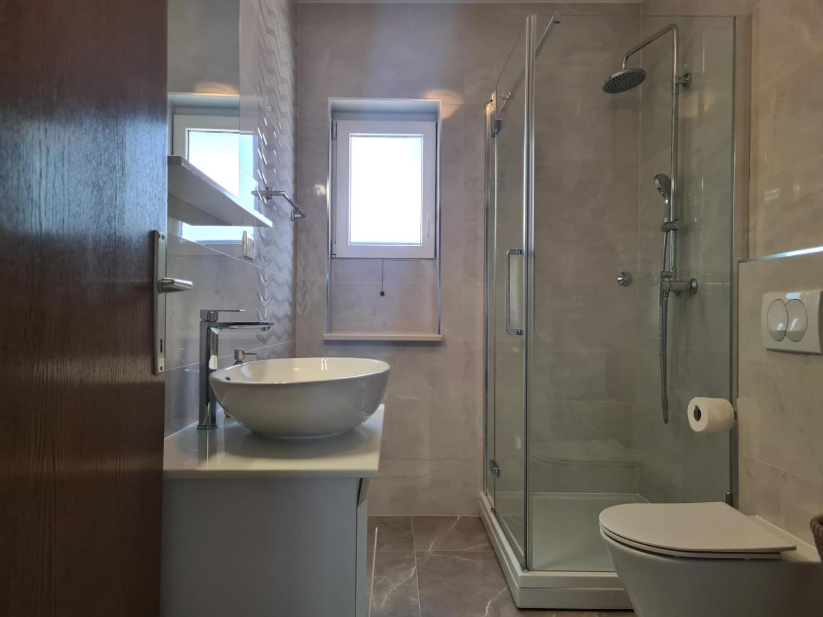 Apartments Jelena Supetar - Four Apartments - A Small House With A Private Yard - Two-Room Apartment With A Sea View - Studio Apartment - Two-Room Apartment With Garden View- Free Parking מראה חיצוני תמונה