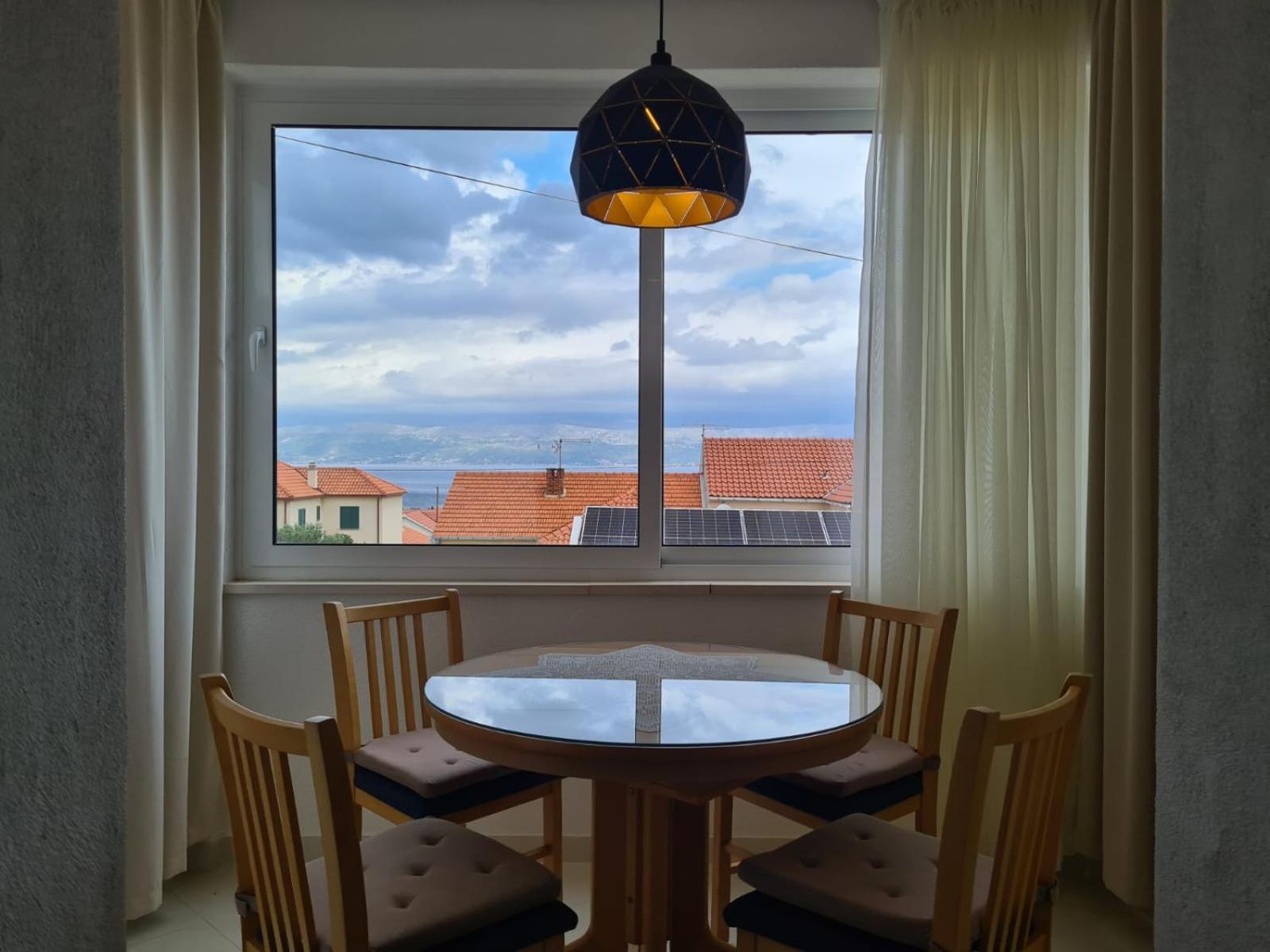 Apartments Jelena Supetar - Four Apartments - A Small House With A Private Yard - Two-Room Apartment With A Sea View - Studio Apartment - Two-Room Apartment With Garden View- Free Parking מראה חיצוני תמונה