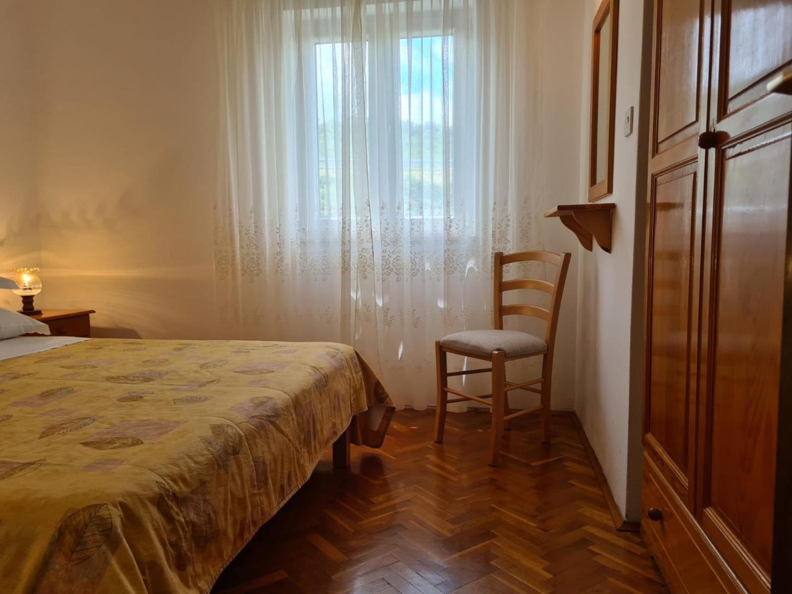 Apartments Jelena Supetar - Four Apartments - A Small House With A Private Yard - Two-Room Apartment With A Sea View - Studio Apartment - Two-Room Apartment With Garden View- Free Parking מראה חיצוני תמונה